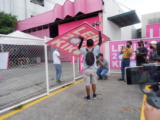 Comelec urged to suspend rules on posters on private premises
